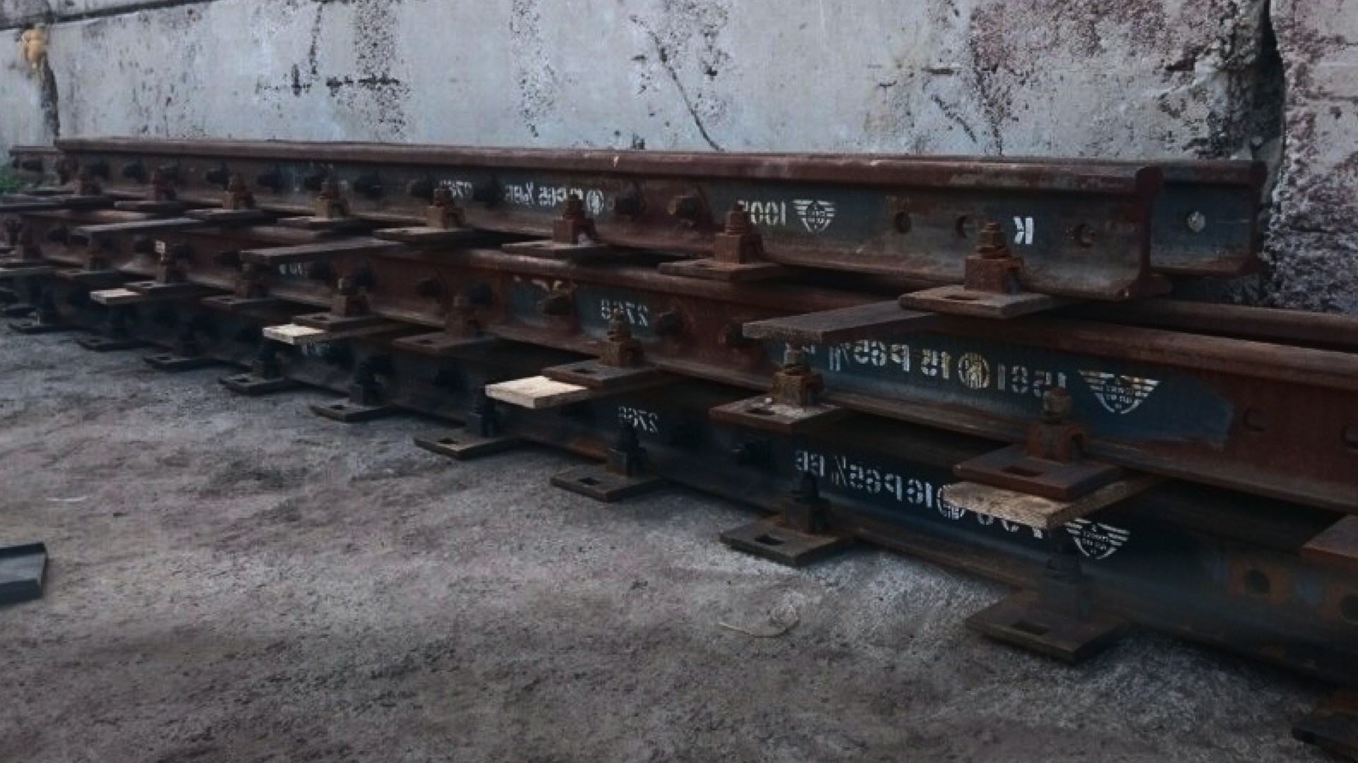 Крестовина железнодорожная Р-65 б/у